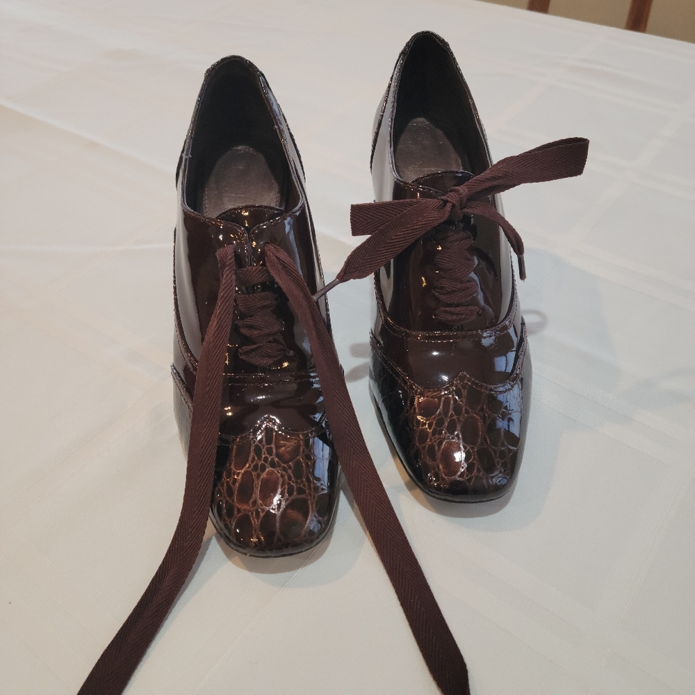 Franco Sarto chocolate brown Oxford lace-up pumps w/snakeskin motif size 9